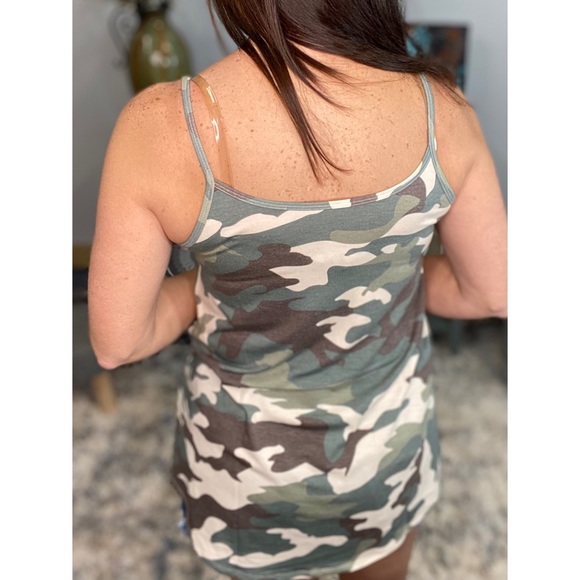 ❤️‍🔥Reversible Camouflage Scoop V-Neck Tank Light Green 0822 - Picture 7 of 13
